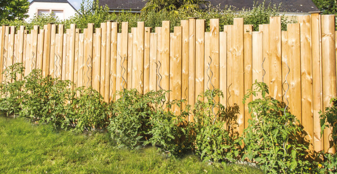 Clôture de type palissade, en bois