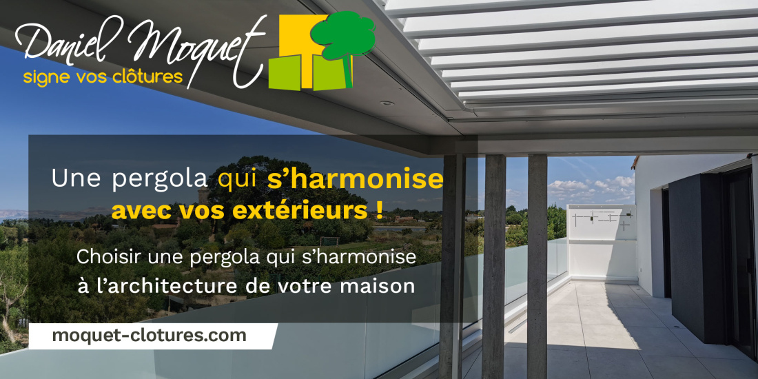 Une pergola qui s'harmonise parfaitement avec le style de la maison