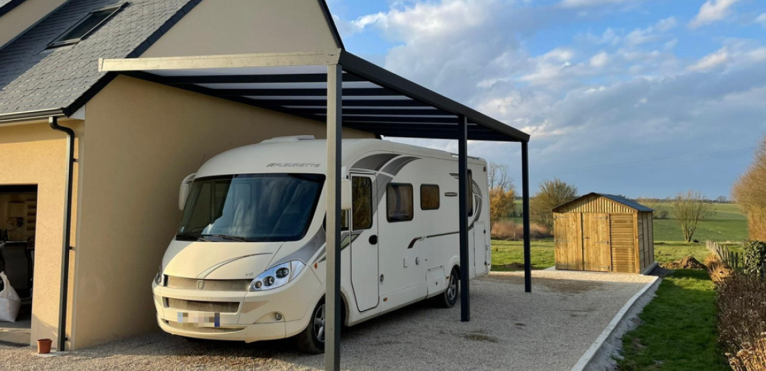 Un carport pour votre camping-car