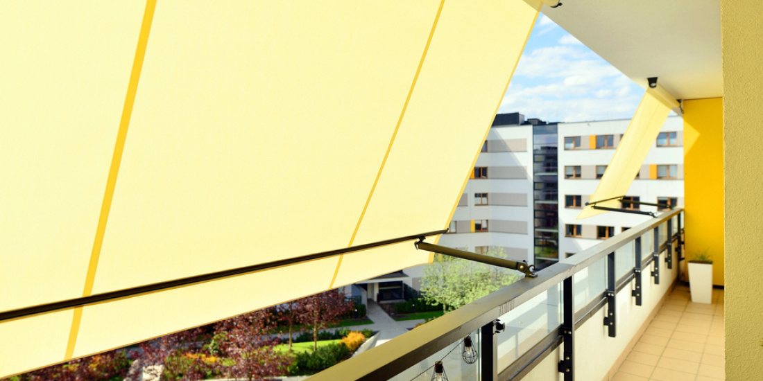 store banne sur une terrasse d'appartement